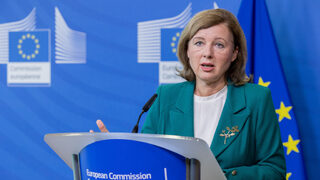 Вера Йоурова: Изборите в Словакия се давеха в дезинформация
