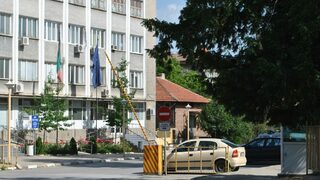 Мъжът, намушкал полицай в Казанлък, е обвинен за опит за убийство