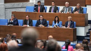 Властта се надява на отсрочка и частично второ плащане по плана за възстановяване