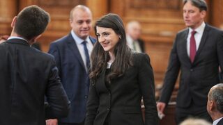 Лена Бориславова: По какъв критерий Борисов оценява министрите, отговарят ли на него Дани Кирилов и Рашидов