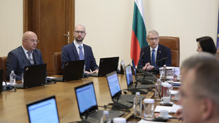 Кабинетът ще поиска от Брюксел таванът за агропомощите да отпадне заради Украйна
