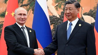 Китай предупреди Запада да не го изолира, Си говори 3 часа с Путин