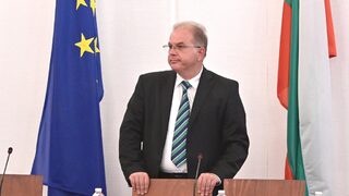 ГЕРБ обещава, че промените в Конституцията ще бъдат приети във вида, който Атанас Славов си представя
