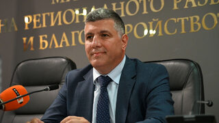 Регионалният министър: Близо 30% от републиканските пътища са за основен ремонт
