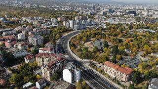 Новият участък на бул. "<span class="highlight">Филип</span> <span class="highlight">Кутев</span>", който свързва "Черни връх" и "Симеоновско шосе" (кадри от дрон)