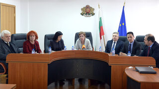 Комисията за конкуренция обвини политици в предизборен популизъм