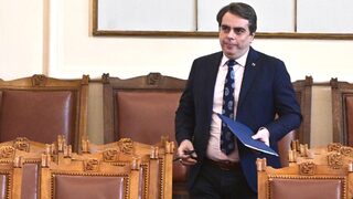 "Лукойл" в България е платила през тази година 154 млн. лв. данъци, обяви Асен Василев (обновена)