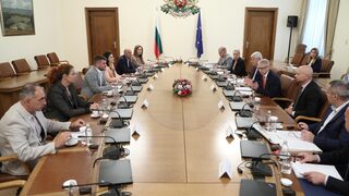 Властта обеща на зърнопроизводителите да получат близо 700 млн. лв. до края на годината