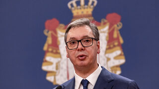 Шефът <span class="highlight">на</span> сръбското разузнаване се оттегли, санкциониран за близост с Русия