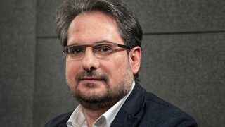 Даниел Смилов, политолог: Удряйки силно по правителството, ГЕРБ удари и върху себе си