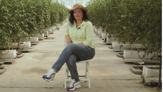 "Те, фермерите": Семейното стопанство на Десислава Кабурова (видео)