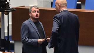 За "Има такъв народ" "Продължаваме промяната - Демократична България" е жалка и не заслужава да управлява