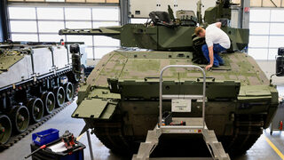 Износът на военно <span class="highlight">оборудване</span> от Германия се е увеличил десетократно за една година
