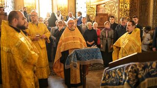 Първа служба на новия свещеник в Руската църква: Българският патриарх Неофит пак бе споменат след руския