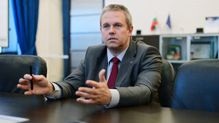 Прокуратурата проверява дали Кирил Петков е притискал Йоловски за обществени поръчки