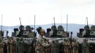 Снимка на деня: Сили на българската армия участваха в учения в Ново село и Албания