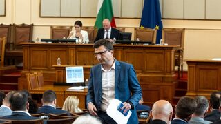 От "Продължаваме промяната - Демократична България" са готови да изслушат всеки за бюджета