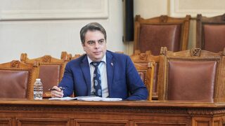 Прокуратурата прецени, че правилно на Асен Василев не е позволено да гласува