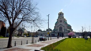 Паркирането по площад "<span class="highlight">Александър</span> <span class="highlight">Невски</span>" се ограничава, въвежда се кратка пешеходна зона