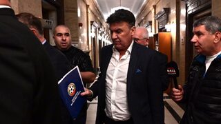 Снимка на деня: Борислав Михайлов пред спортната комисия в парламента