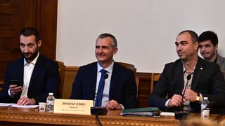 Държавата ще даде още 6 млн. лв. за "Арена Бургас"