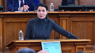 Какво (не) ни очаква в образованието през 2024 г. Разговор с Елисавета Белобрадова