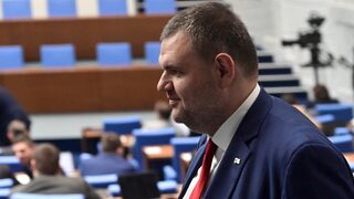 Пеевски нарече Денков "онлайн премиер" и обяви за провал действията му след падналия сняг
