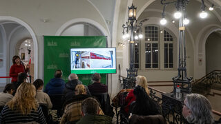 Снимка на деня: Новите одежди на <span class="highlight">Халите</span>