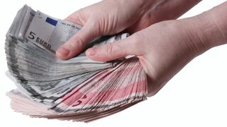 Еврото се радва на високо одобрение, мнозина <span class="highlight">хървати</span> още не са убедени от ползата