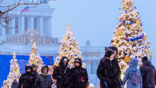 Температурите в Сибир паднаха до минус 56 градуса, рекорден сняг в Москва