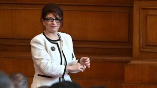 Една трета от регулаторите ще са под управлението <span class="highlight">на</span> ДПС, обяви Десислава Атанасова