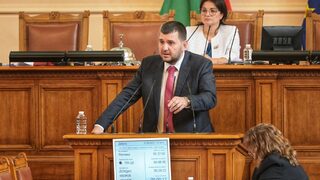Строителното <span class="highlight">министерство</span> не отговаря кои фирми са одобрени за индексация <span class="highlight">на</span> договорите