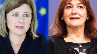 Демокрацията има врагове и трябва да я пазим