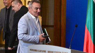 Екипът на фонд "Култура" атакува министъра на културата, искал да отстрани директора
