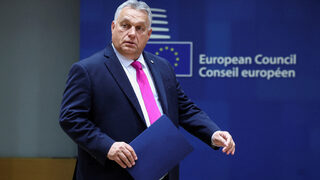 Европа се нуждае от стратегия за справяне с радикализирането на Орбан