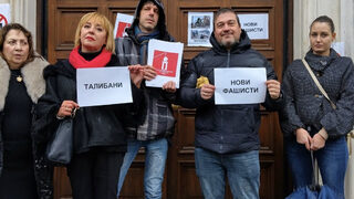 "Честният демократ" Манолова се смята за мачкана от управляващите "нови фашисти"