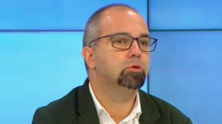 Цитат на деня: Консервативният българин по това време на годината транжира прасе, не транжира <span class="highlight">статуи</span>