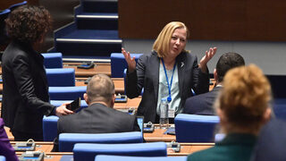 Парламентът прие на второ четене промените в Конституцията (видео)