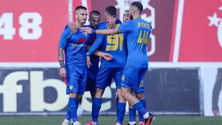 Клуб от Първа лига изчисти дълг към бивш футболист, за да падне забрана от ФИФА