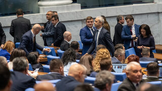 Мнозинството отказа заседанието да се излъчва по националните медии