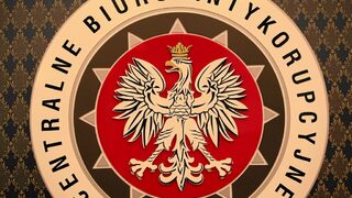 Туск започна да сменя шефовете на спецслужбите