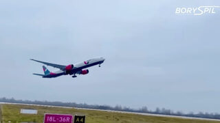 Самолет тества възможно ли е отварянето на летището в Киев за полети