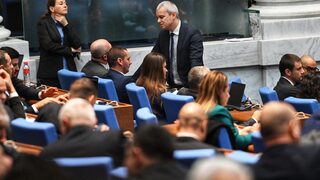 Депутатите вдигнаха таксите за хазартните оператори