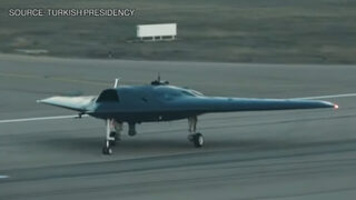 Новият турски дрон с украински двигател и неговият първи полет (видео)
