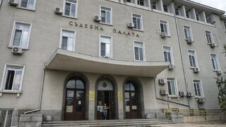 Мъжът от Стара Загора е починал, след като полицаи принудително го извадили от колата