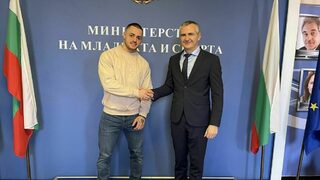 Спортният министър проведе първа среща с федерацията <span class="highlight">по</span> щанги след корупционния скандал