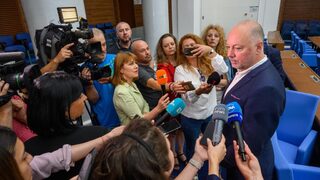 Росен Желязков попита коя е Лена Бориславова заради спора за външния министър