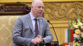 ГЕРБ се зае с министъра на отбраната, не поканил депутатите на ритуал за Богоявление