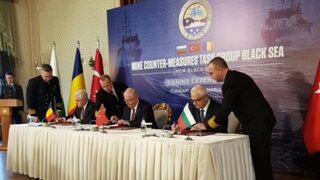 Турция, Румъния и България се договориха <span class="highlight">за</span> създаването на противоминна група в Черно море