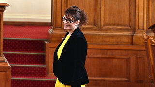 Скокът от парламента в Конституционния съд е проява на лош вкус